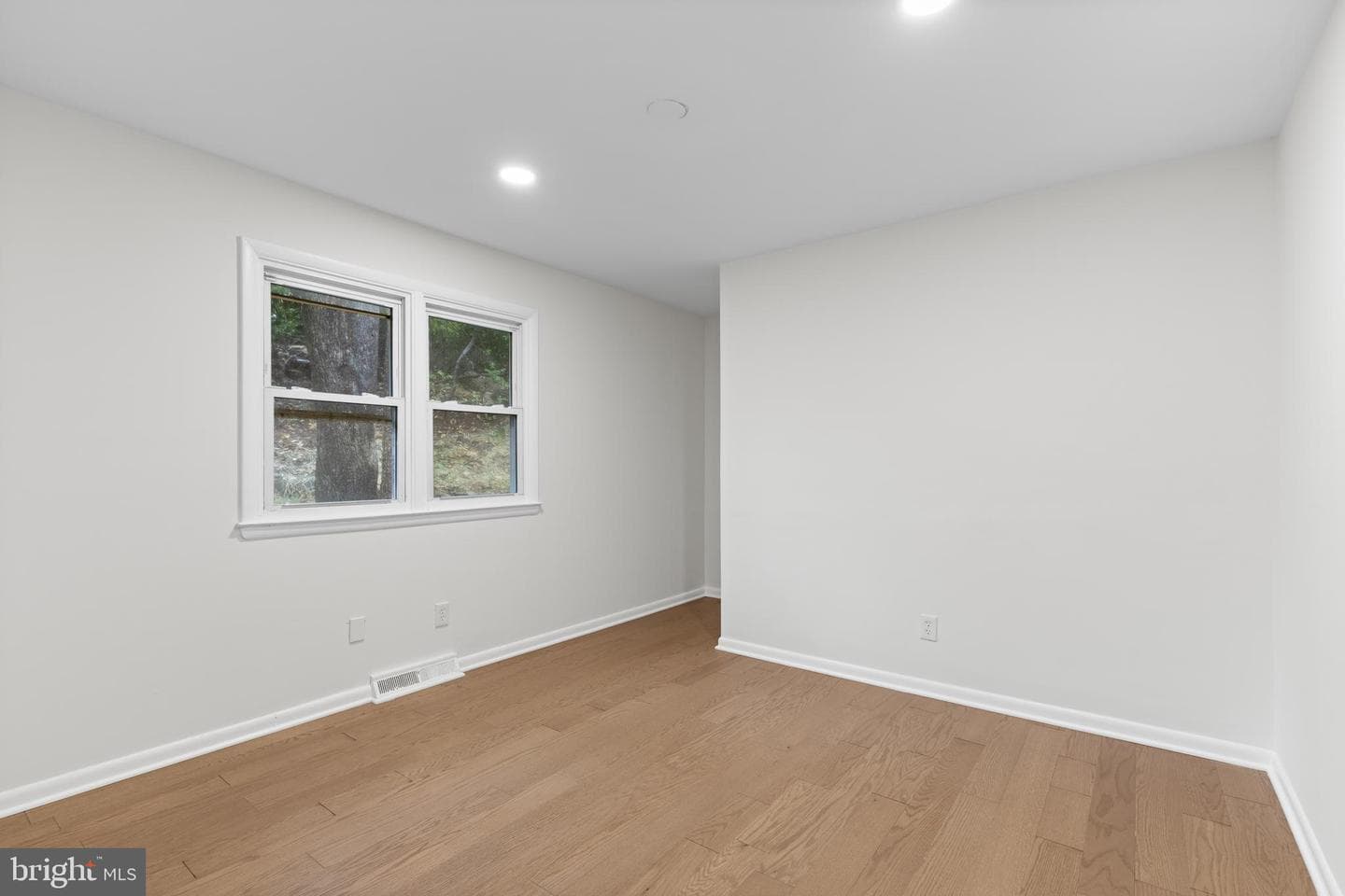 5434 Dogwood photo 17