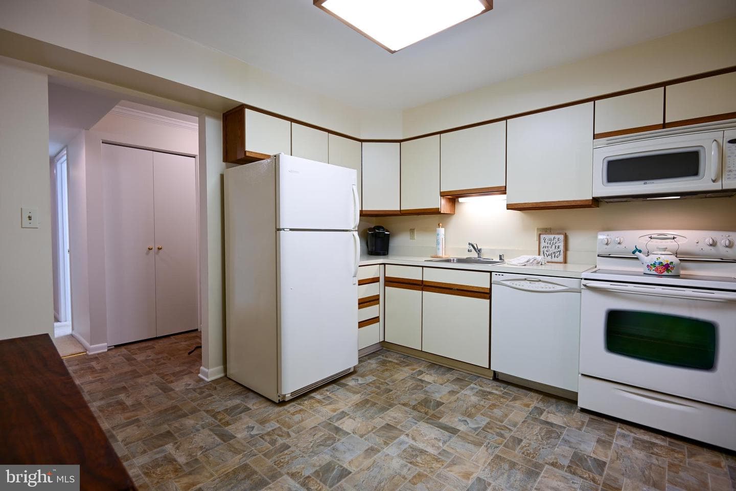 117 Castletown Road #301 photo 9