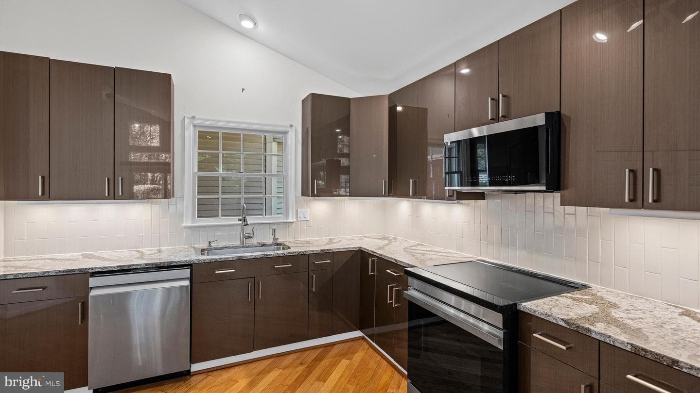 24 Stags Leap Court photo 12