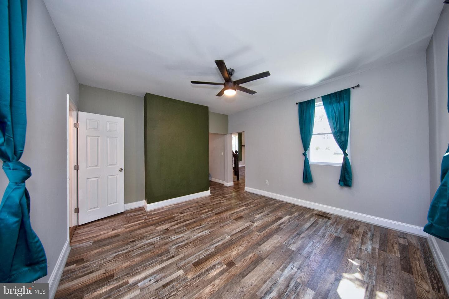 1820 Arbutus Avenue photo 9