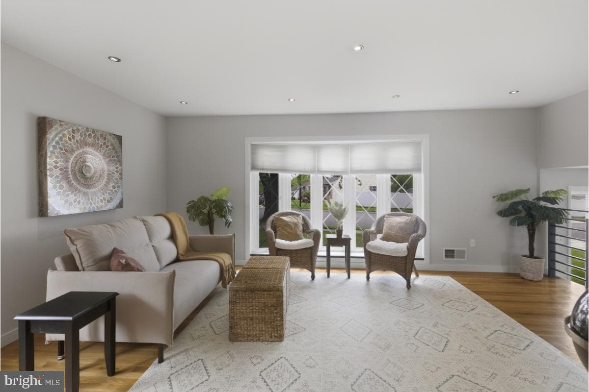 1304 Woodbridge Road photo 4
