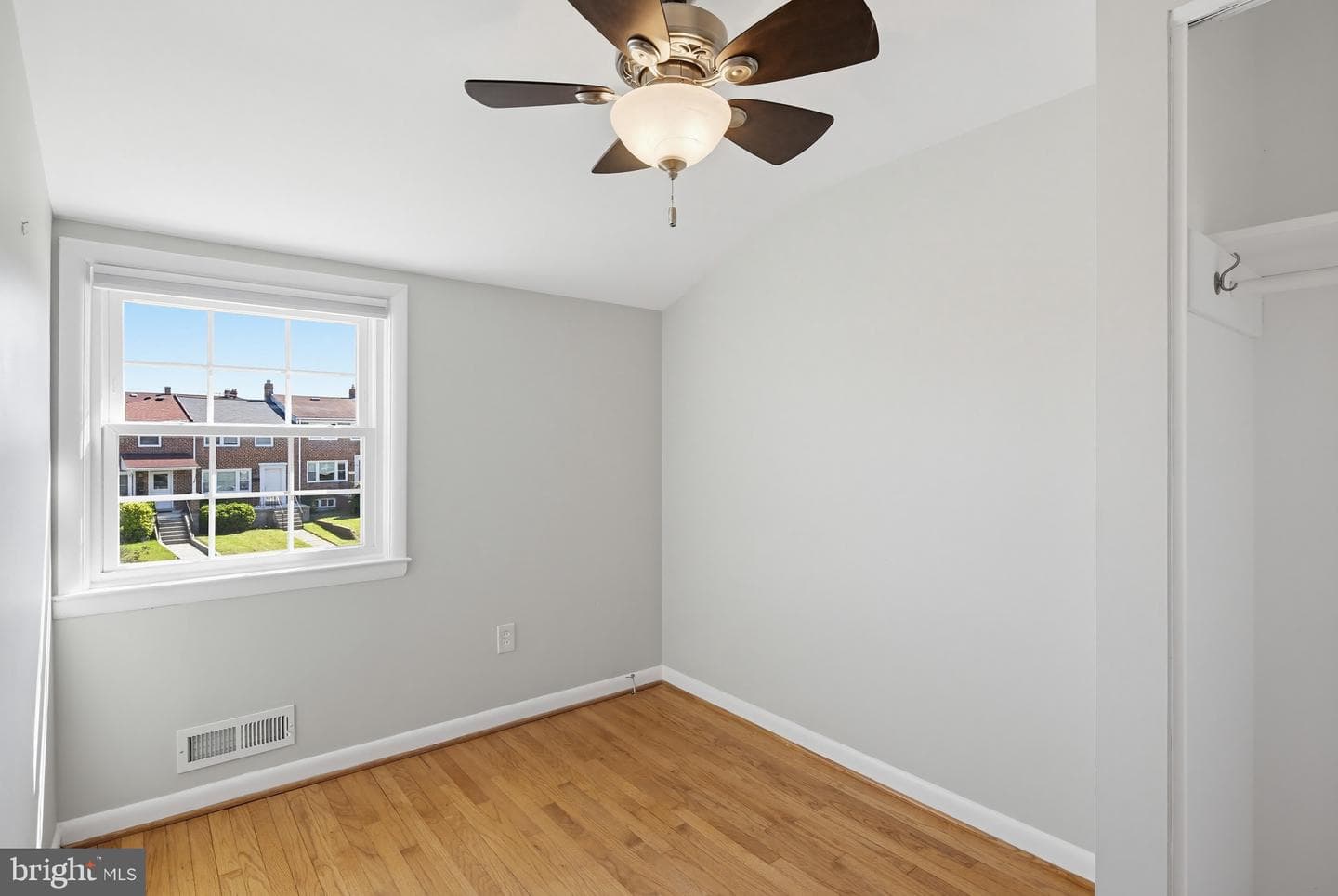 1163 Linden Avenue photo 14