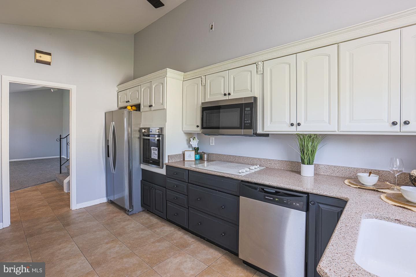 803 Woodglen Place photo 9