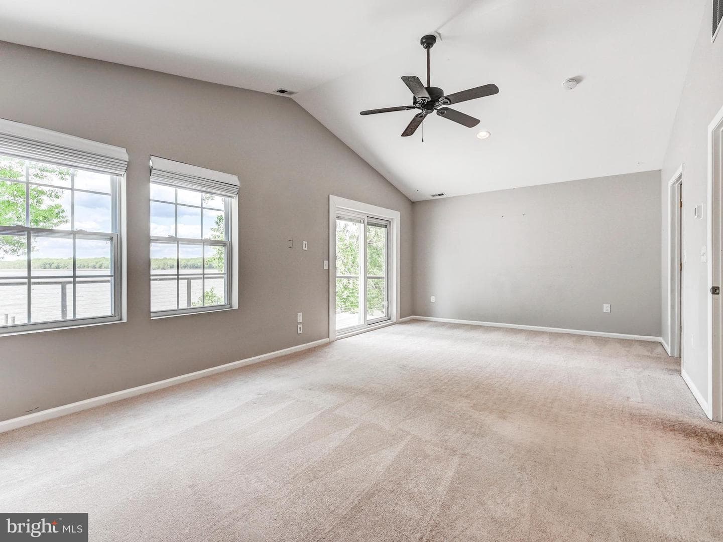 13206 Cherwin Avenue photo 20
