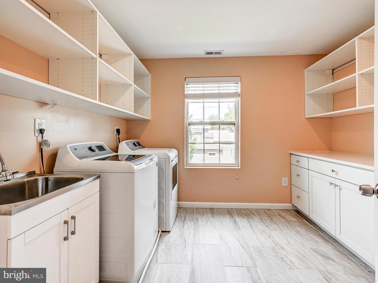 13206 Cherwin Avenue photo 35