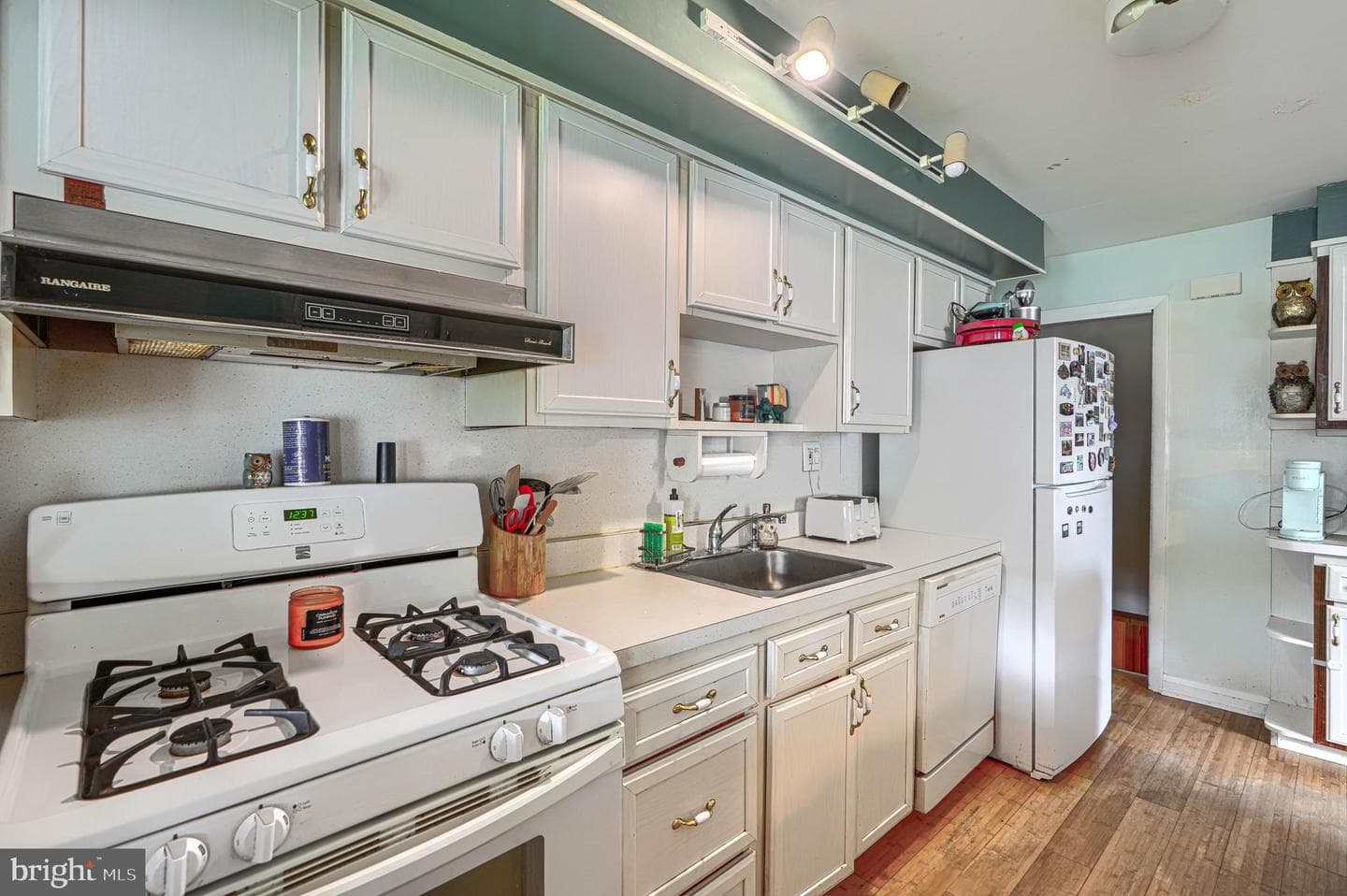 1842 Dunmere Road photo 16