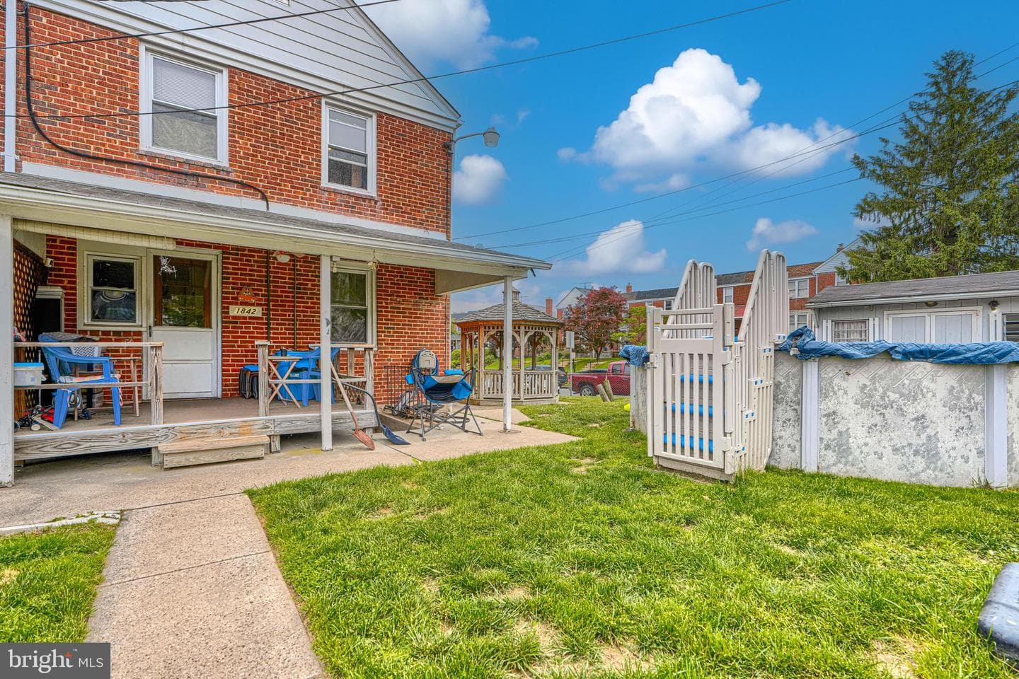 1842 Dunmere Road photo 32