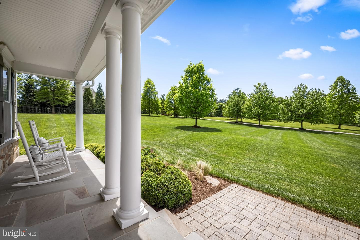 3942 Briar Knoll Circle photo 4