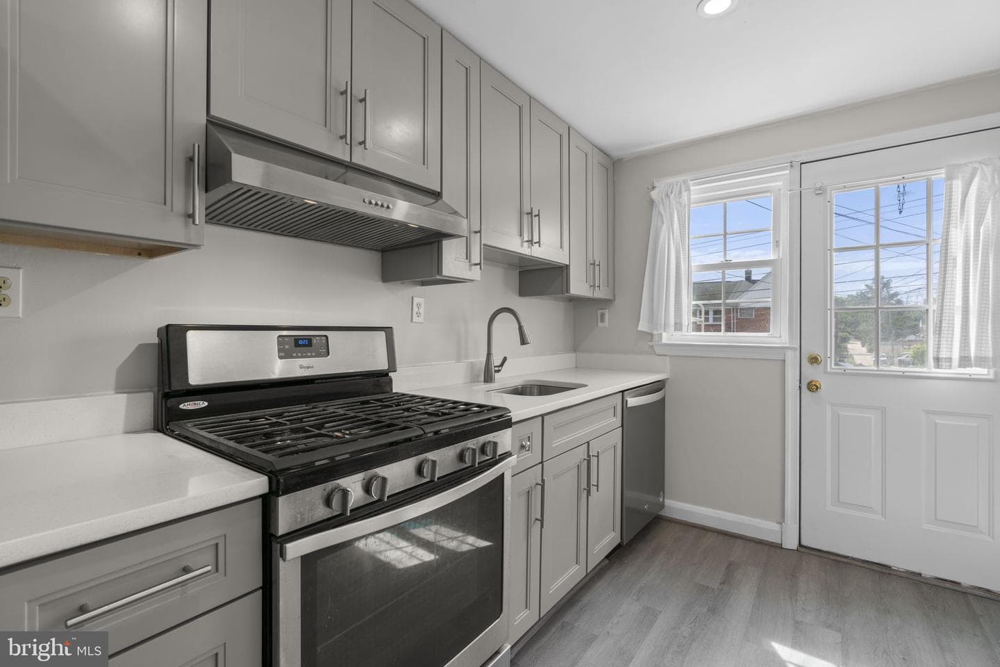 1505 Ingleside Avenue photo 16