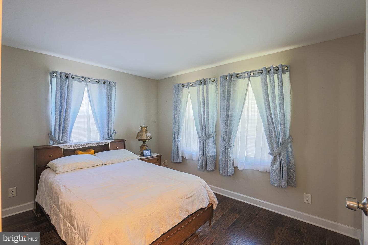7933 34th Street photo 16