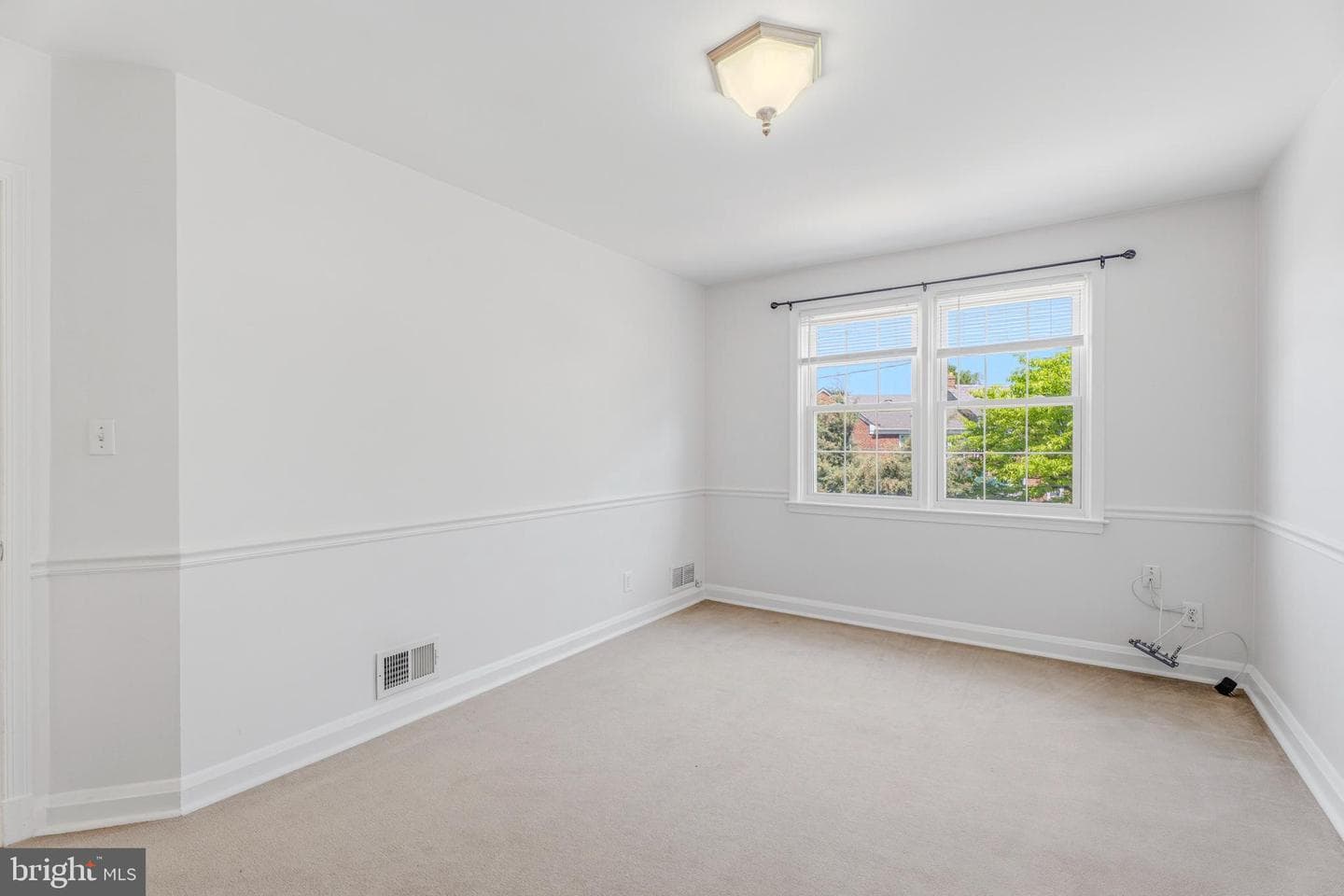 7037 Heathfield photo 29