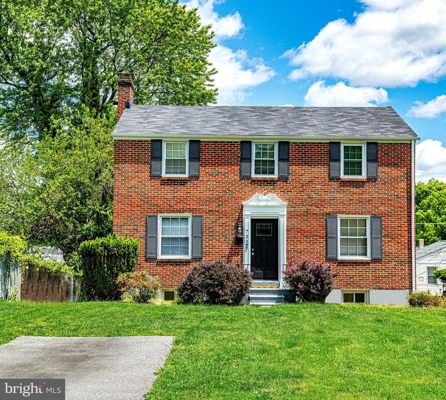703 Howard Road photo 2