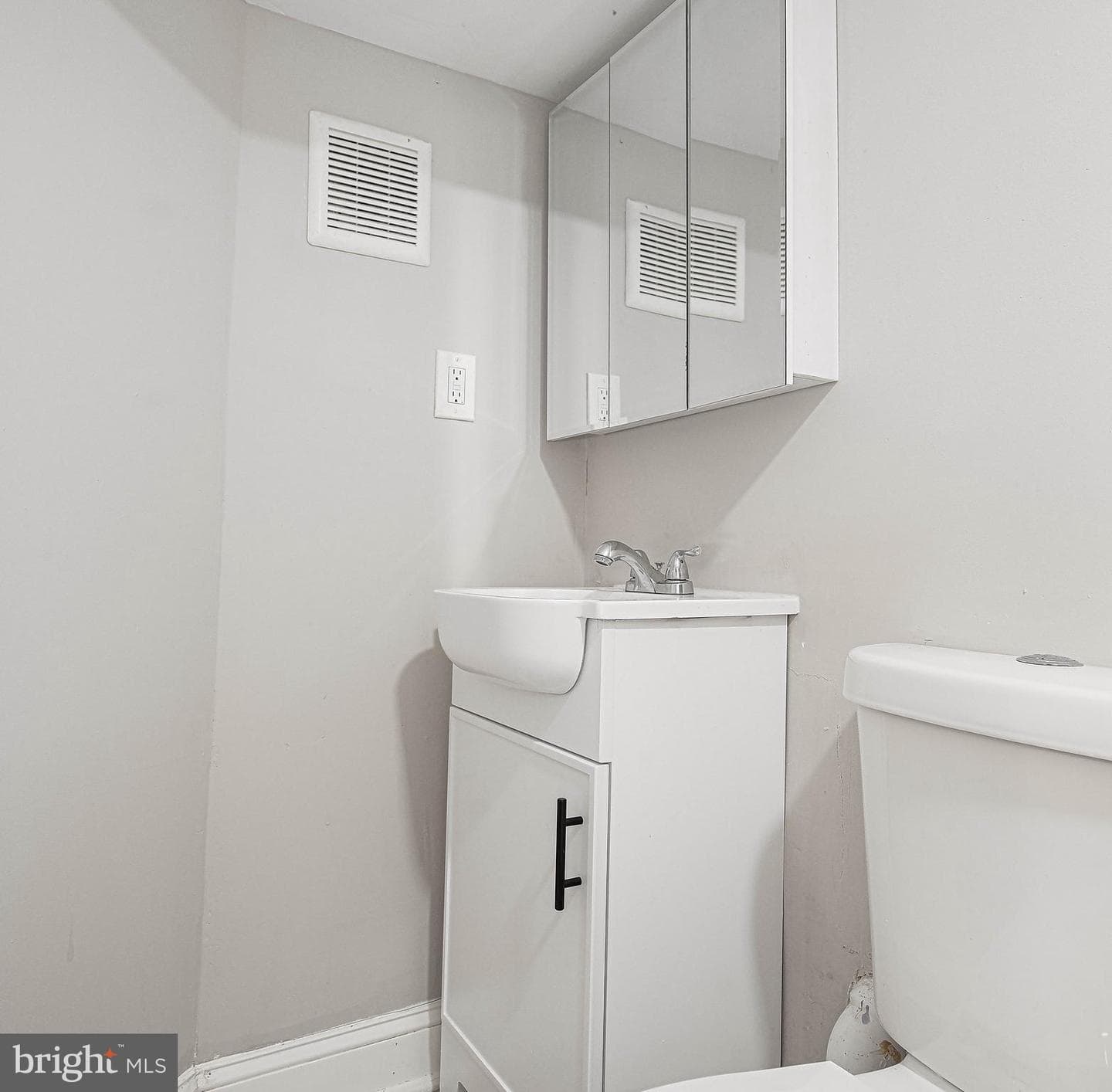 703 Howard Road photo 30