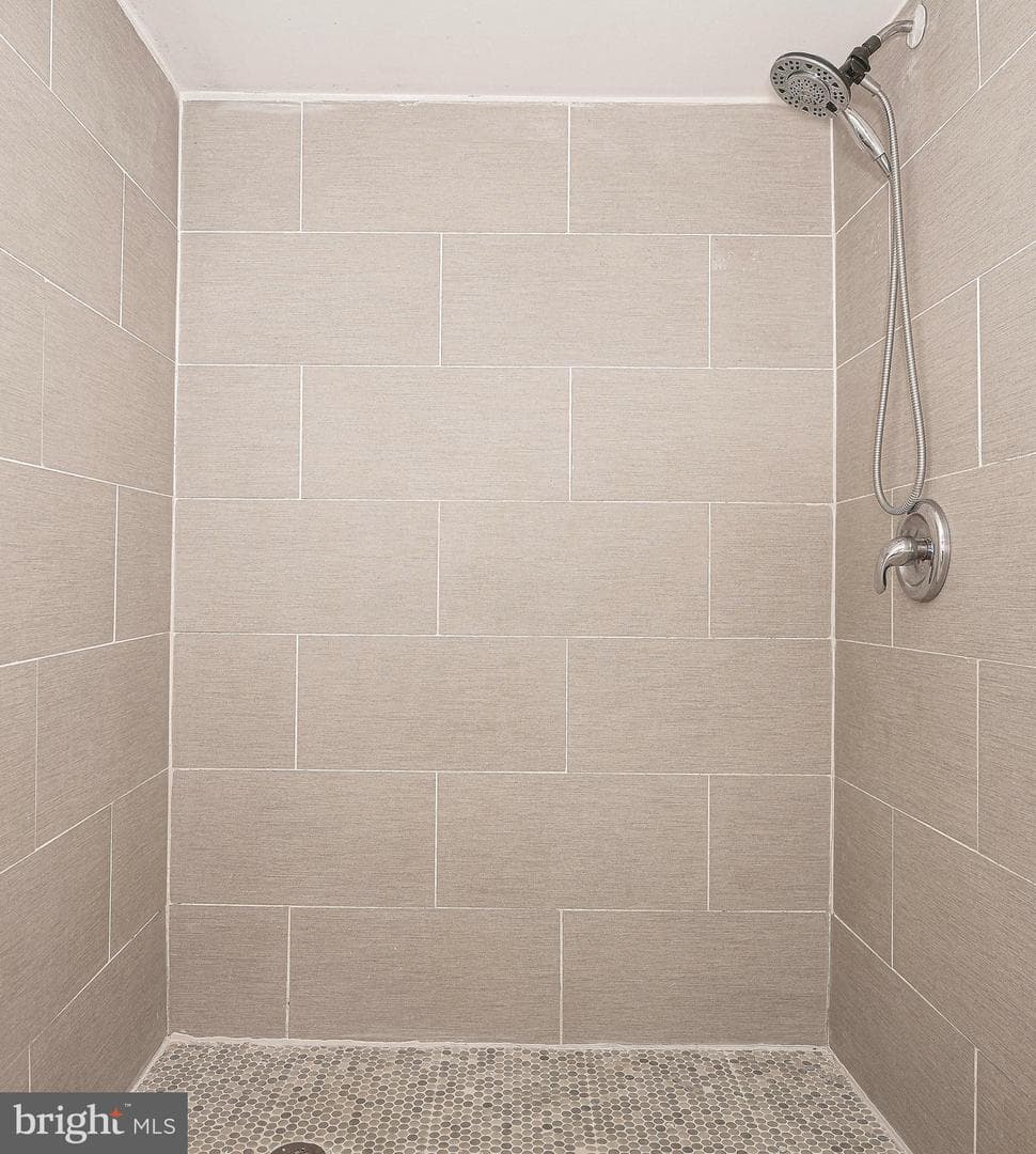 703 Howard Road photo 31