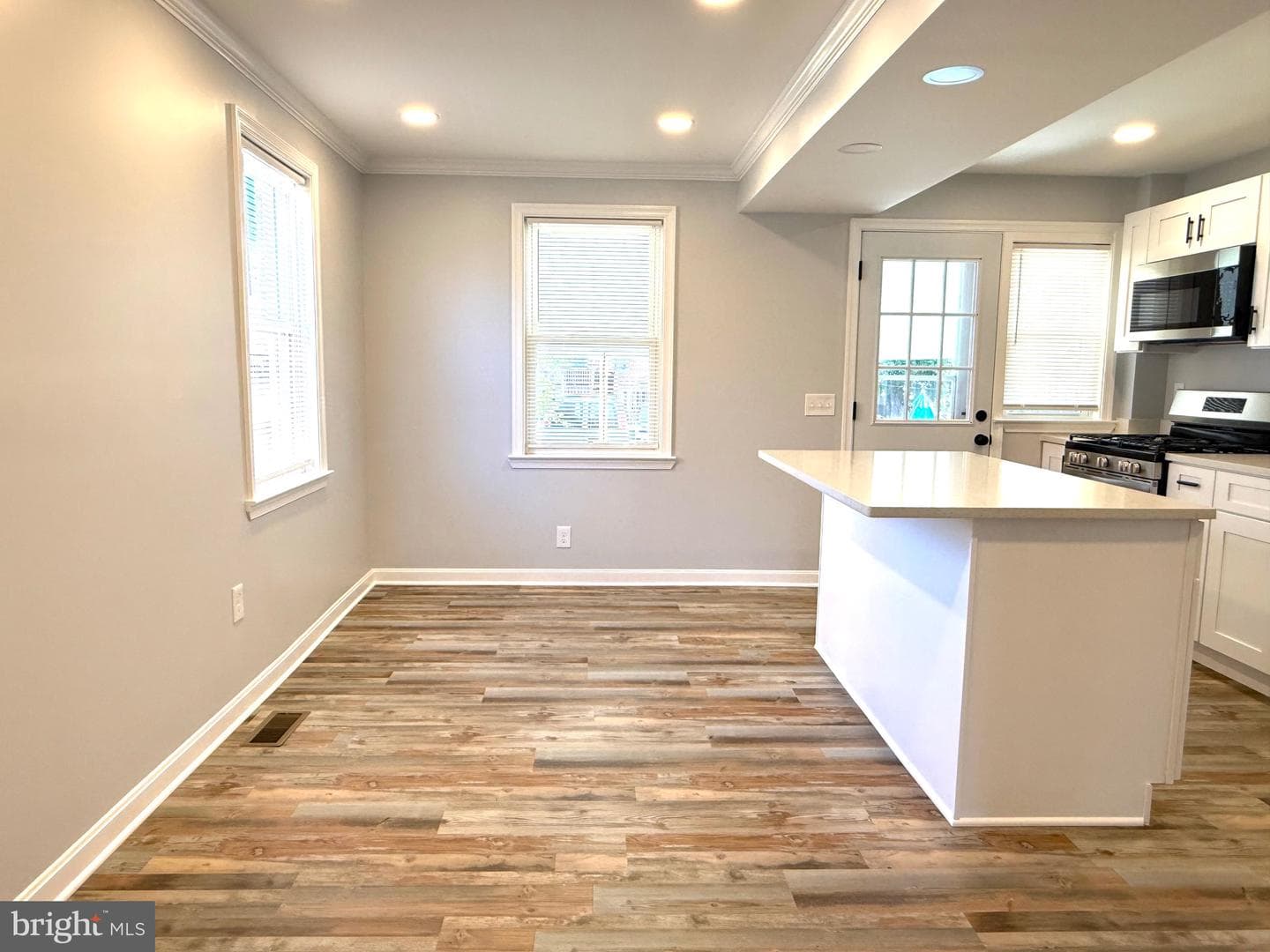 7514 Lawrence Road photo 8