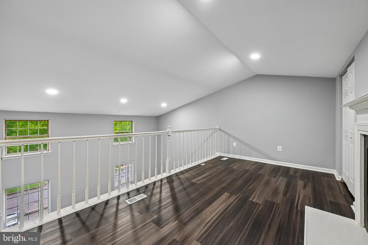 1614 Winding Brook Way photo 4