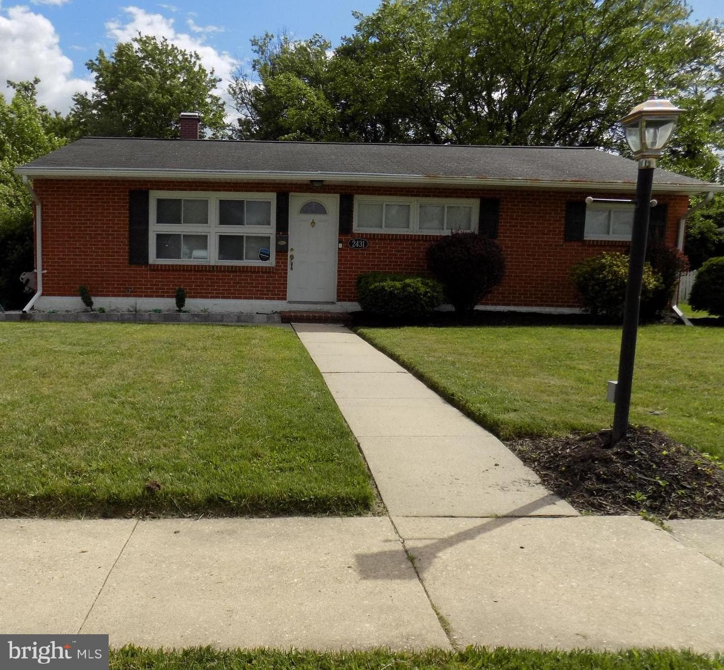 2431 Woodcroft Road photo 1