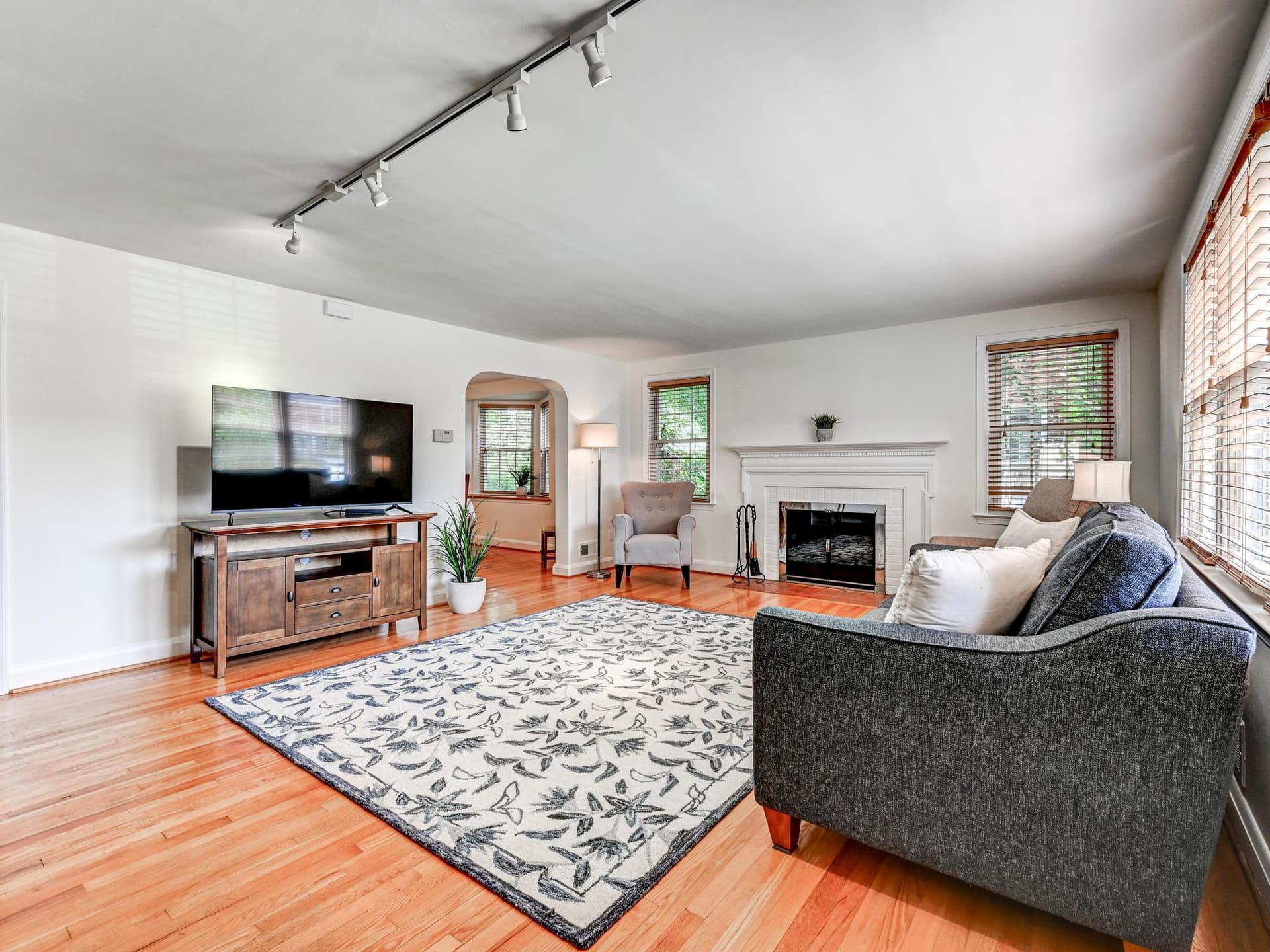 8516 Drumwood Road photo 3
