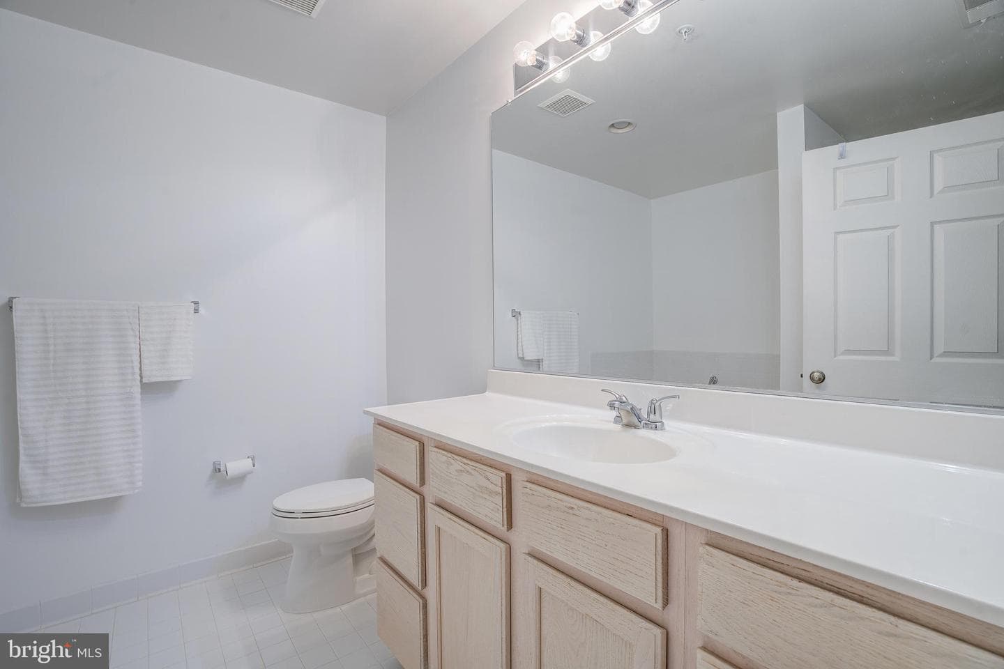 9401 Wordsworth Way #306 photo 17