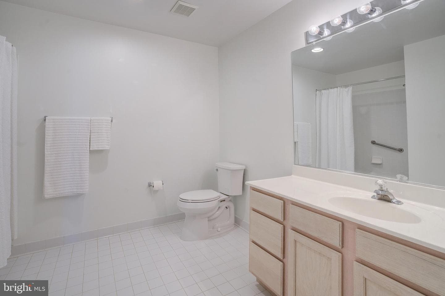 9401 Wordsworth Way #306 photo 18