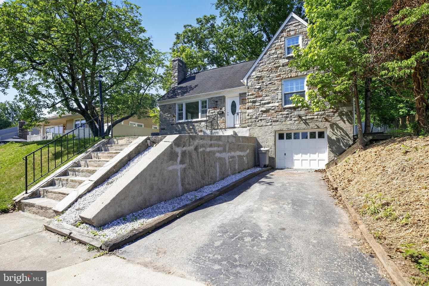 1504 Pickett Road photo 2