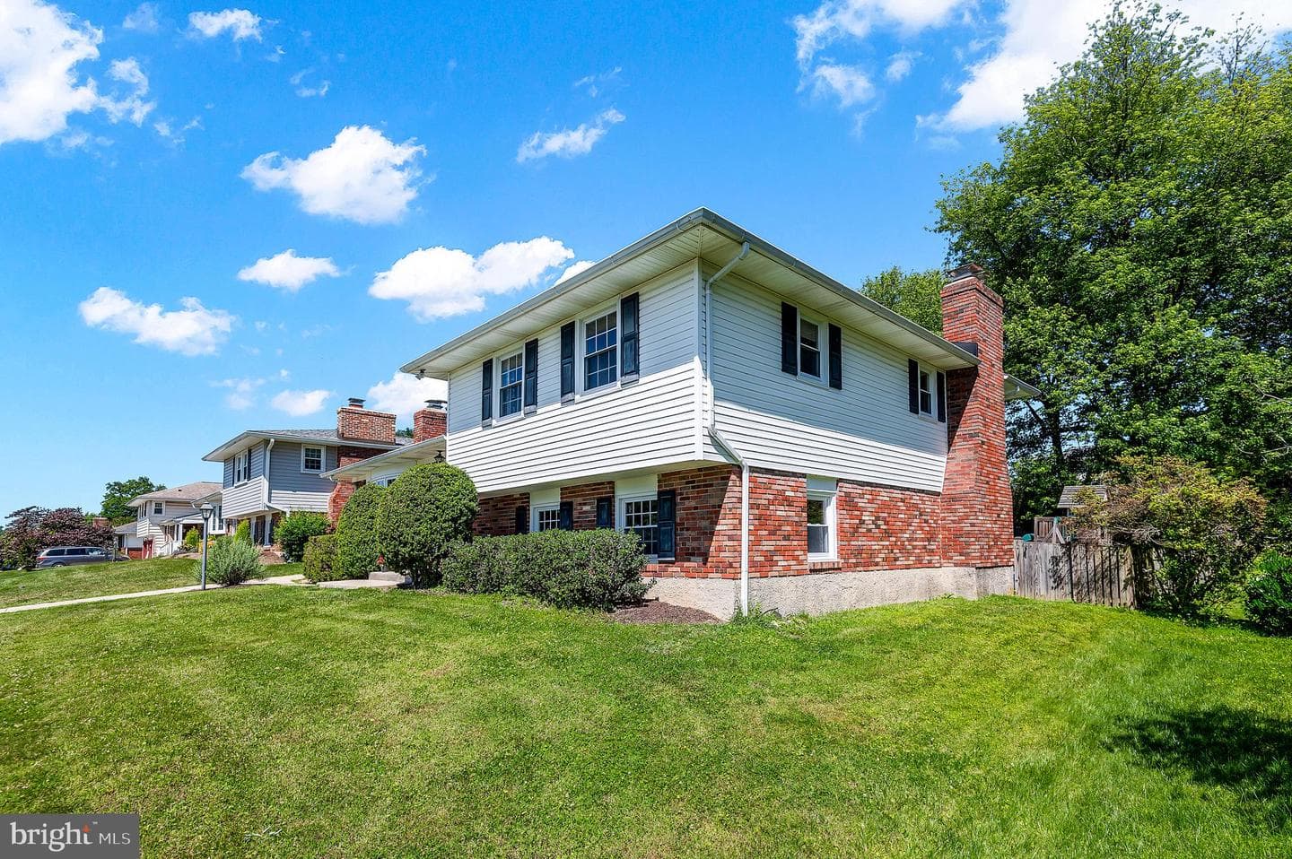 2532 Londonderry Road photo 30