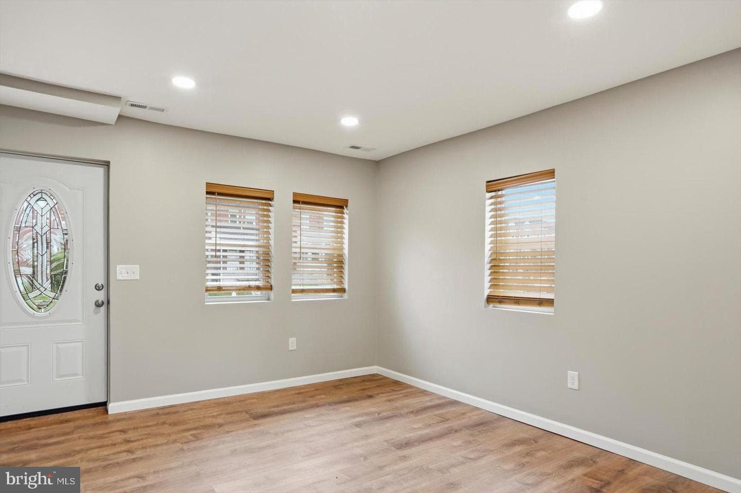 19 Warren Road photo 10