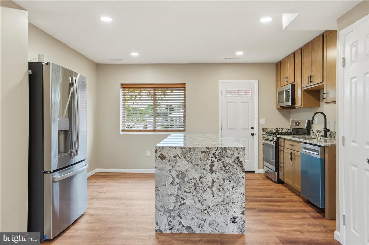 19 Warren Road photo 12