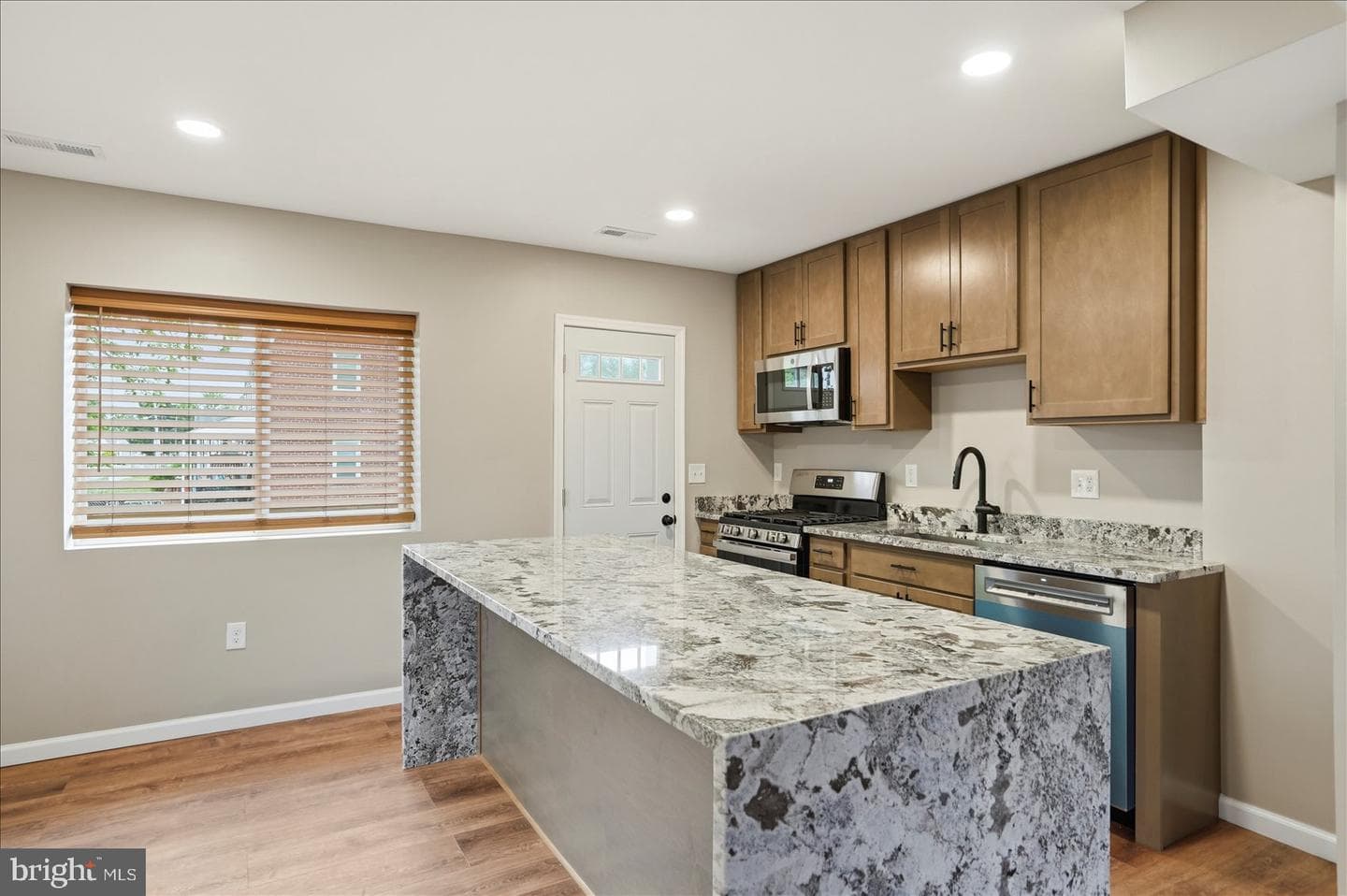 19 Warren Road photo 14