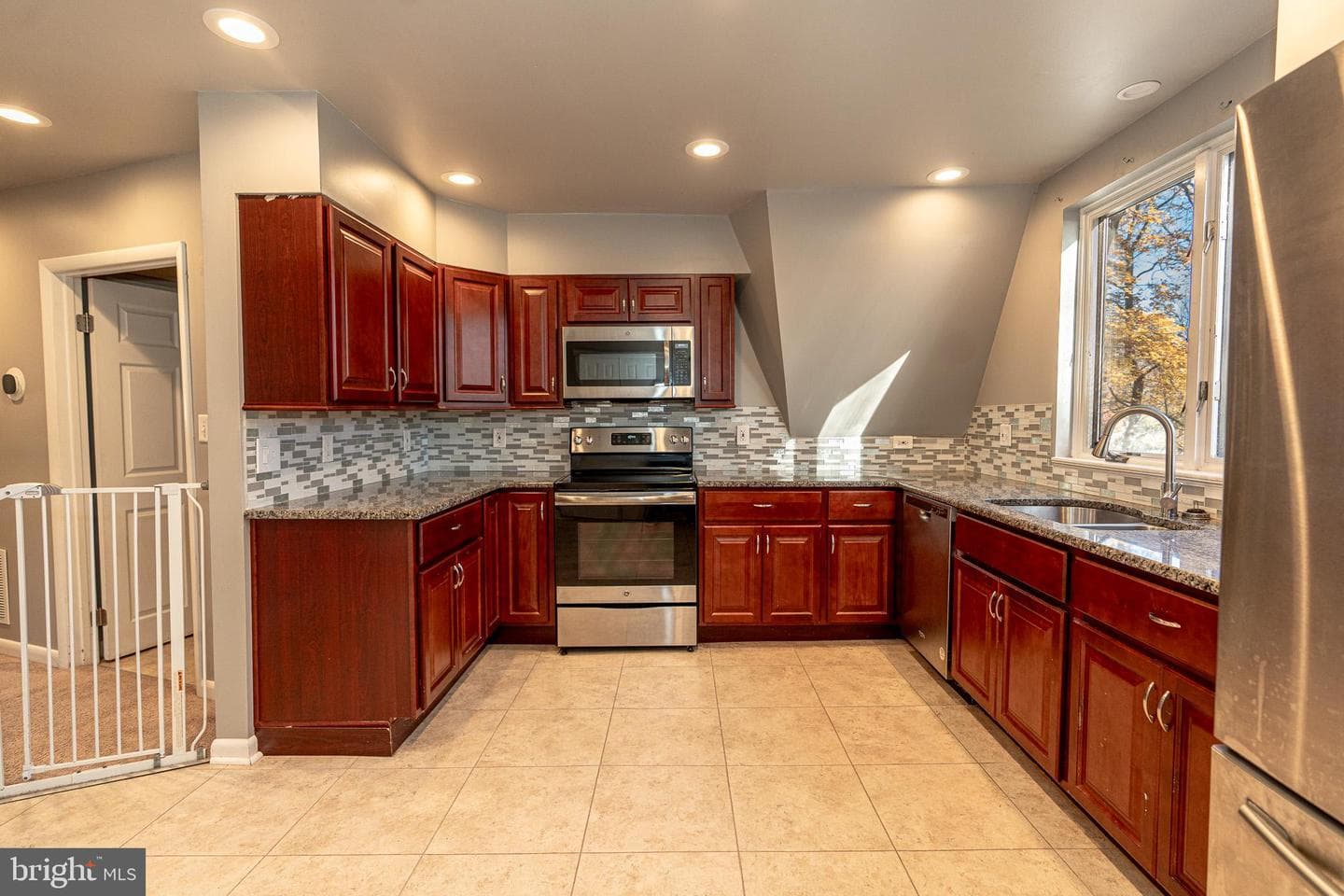 811 Cedar Avenue photo 12