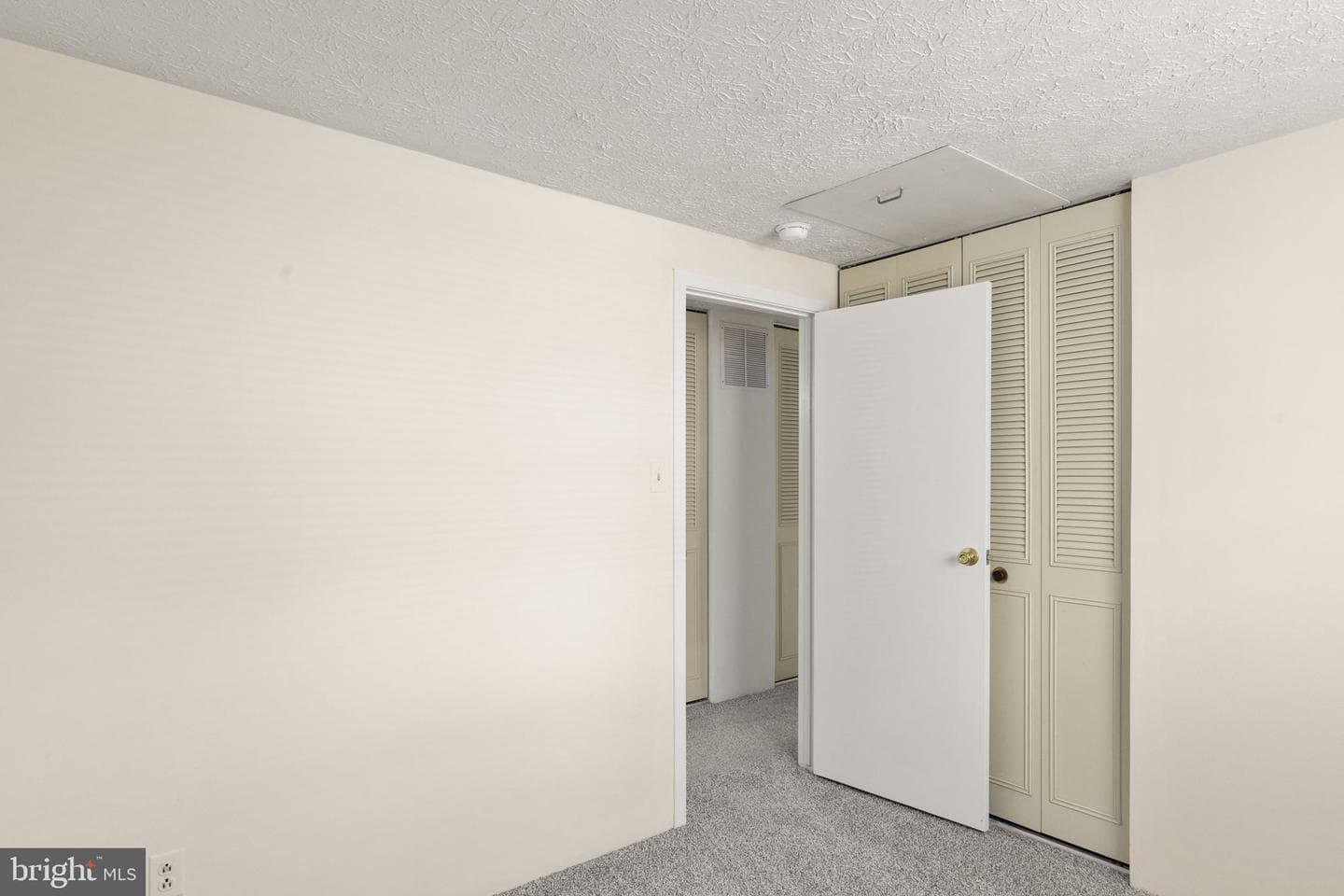 7 Castell Court photo 16