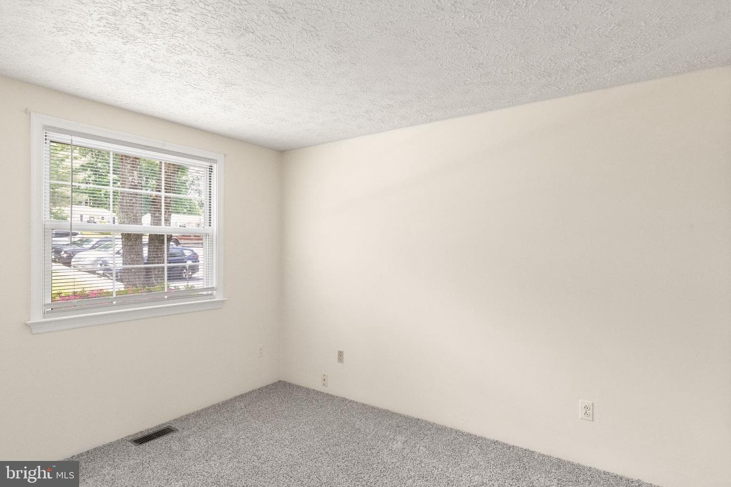 7 Castell Court photo 17