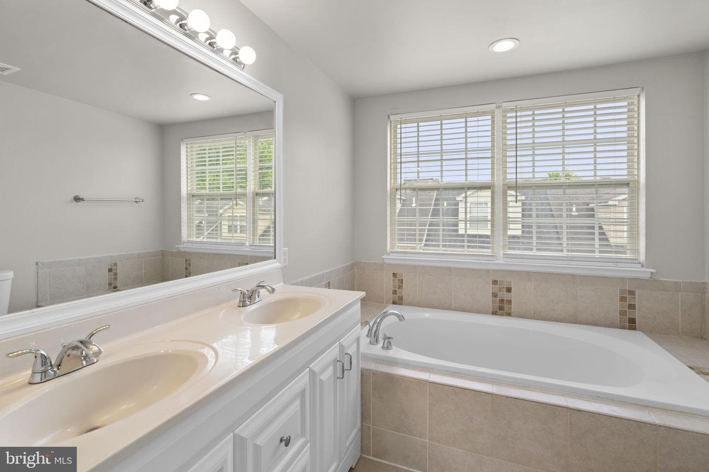 9745 Bon Haven Lane photo 32