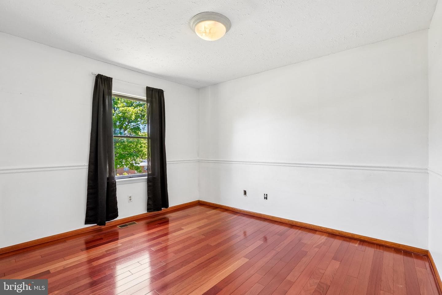 5509 East Avenue photo 20