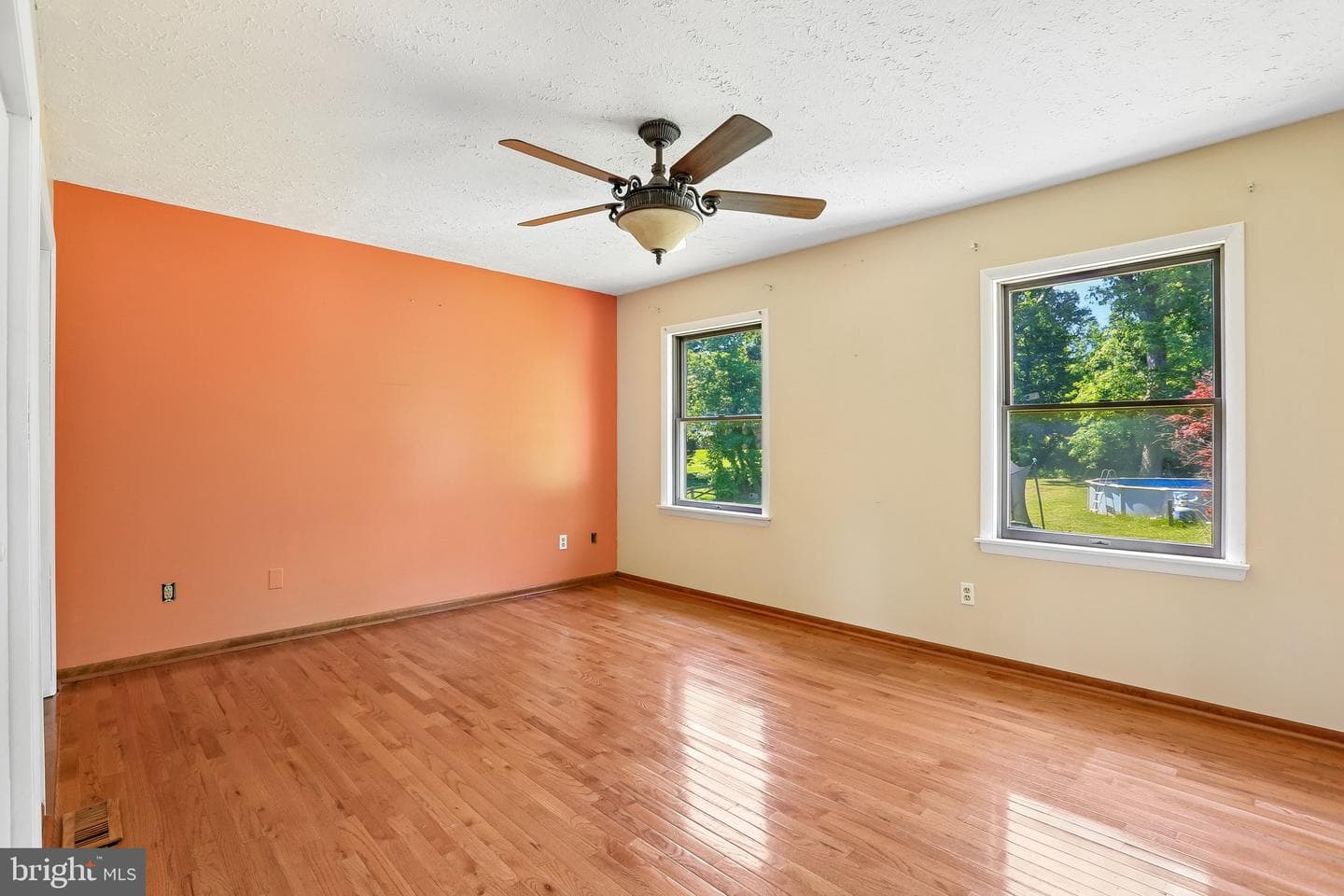 5509 East Avenue photo 22