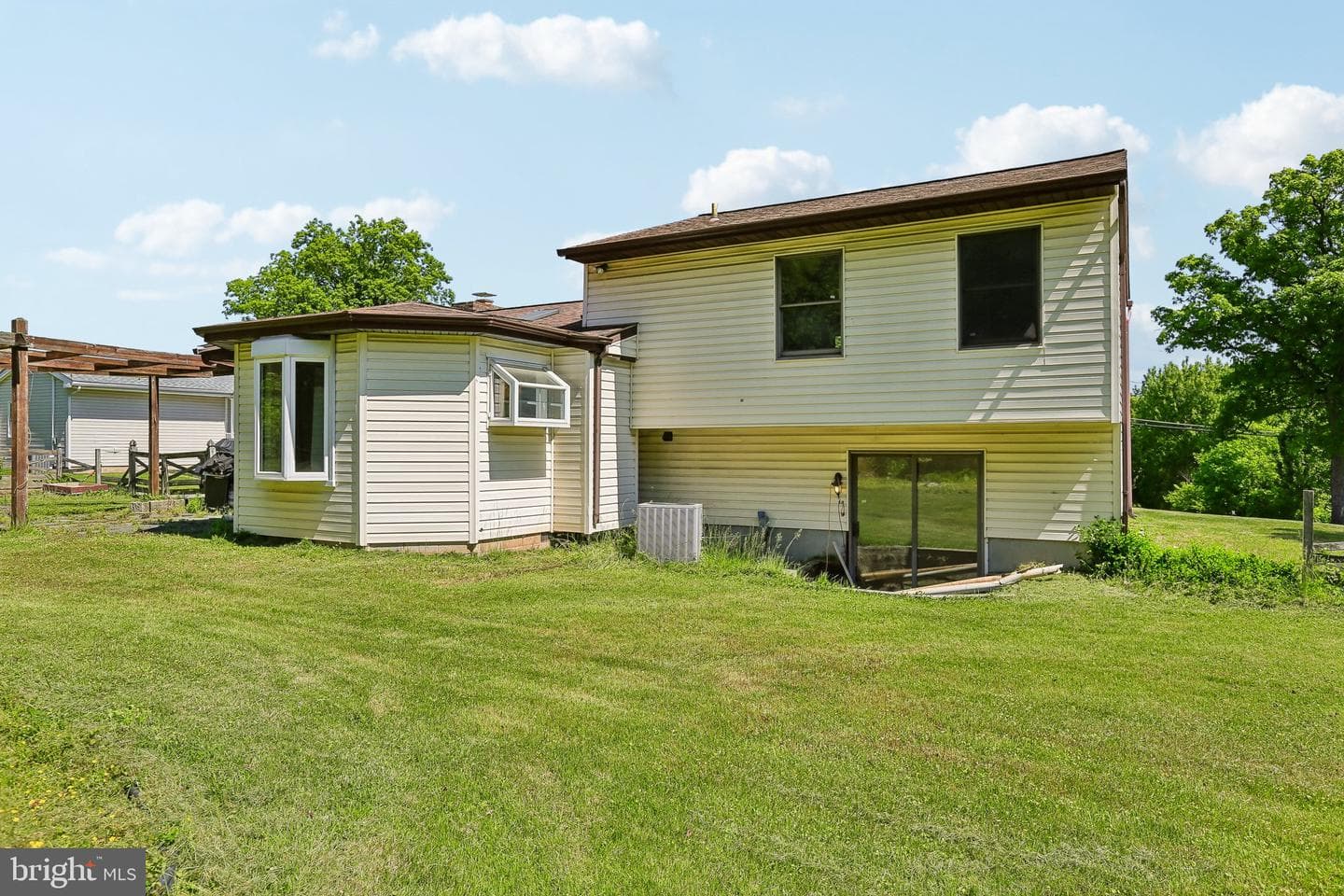 5509 East Avenue photo 33