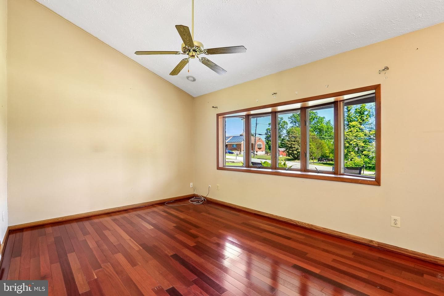 5509 East Avenue photo 7