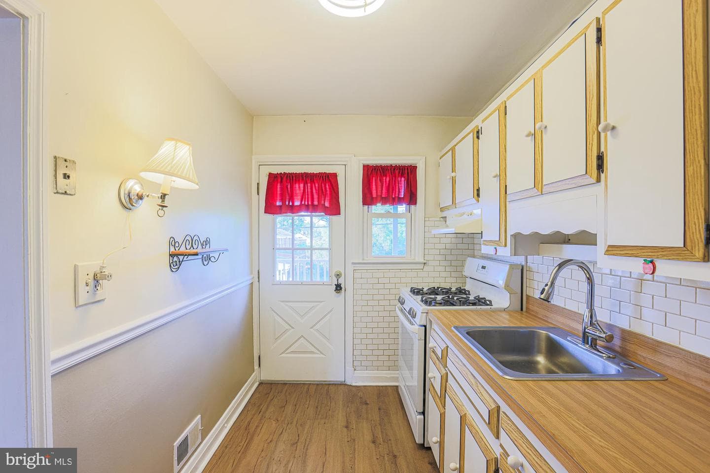 1765 White Oak Avenue photo 15