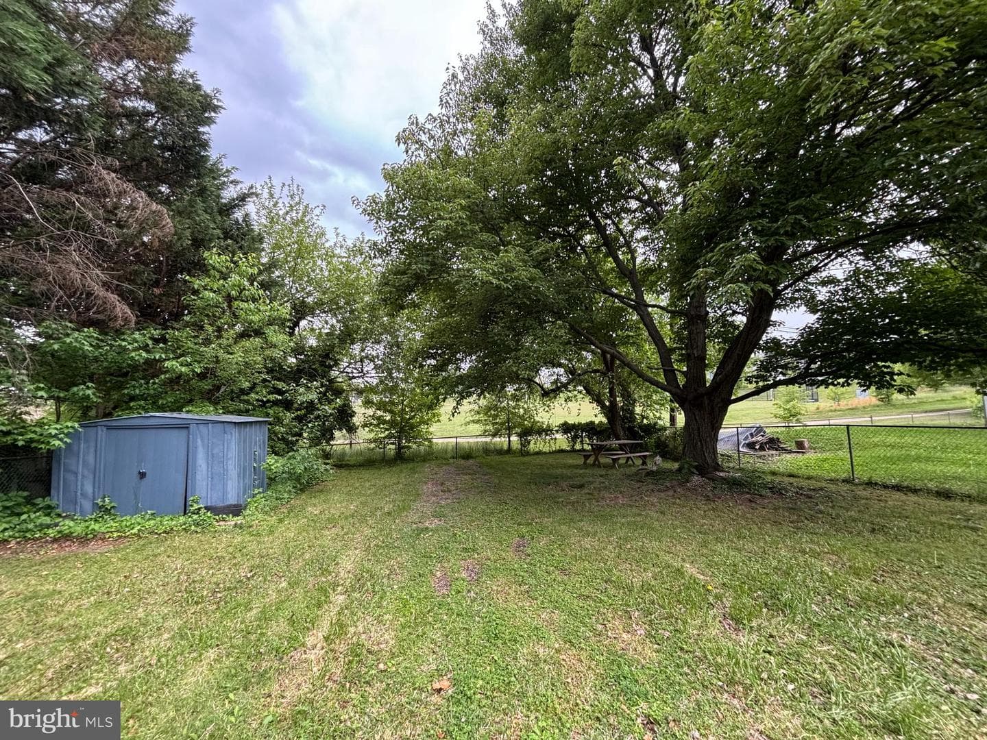 29 Henry Avenue photo 15