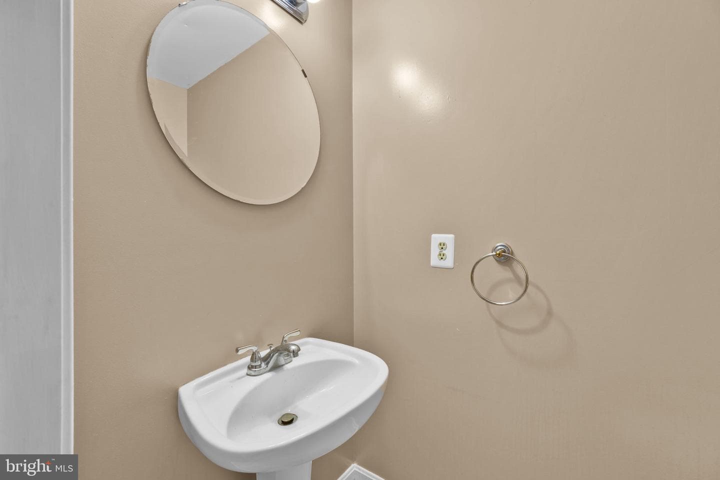 8008 Green Valley Lane photo 35