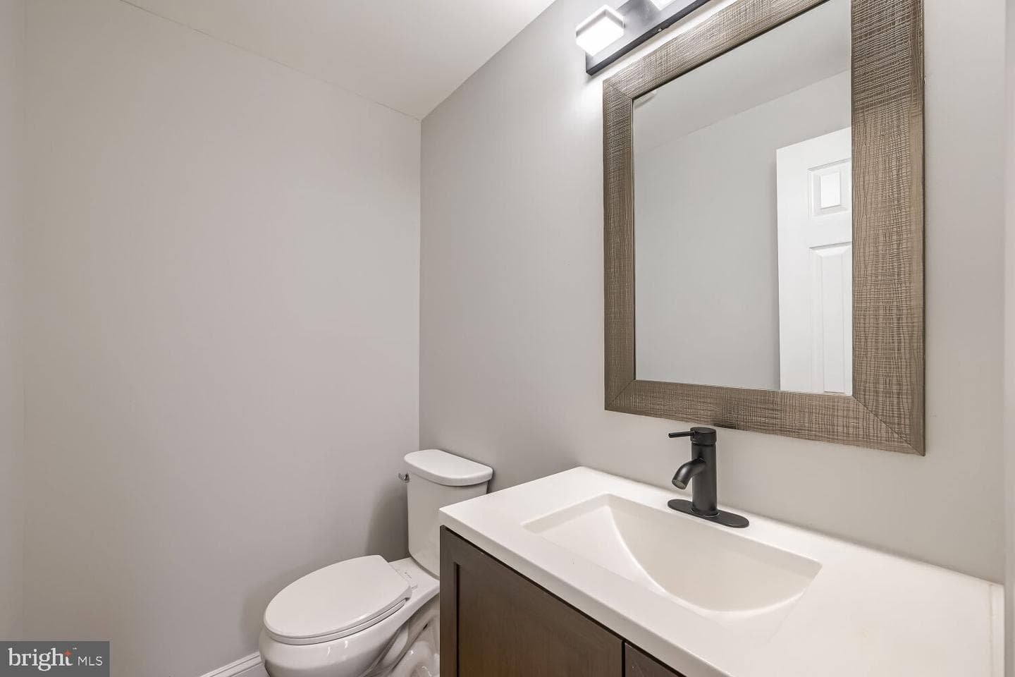 100 Clarendon Avenue photo 14