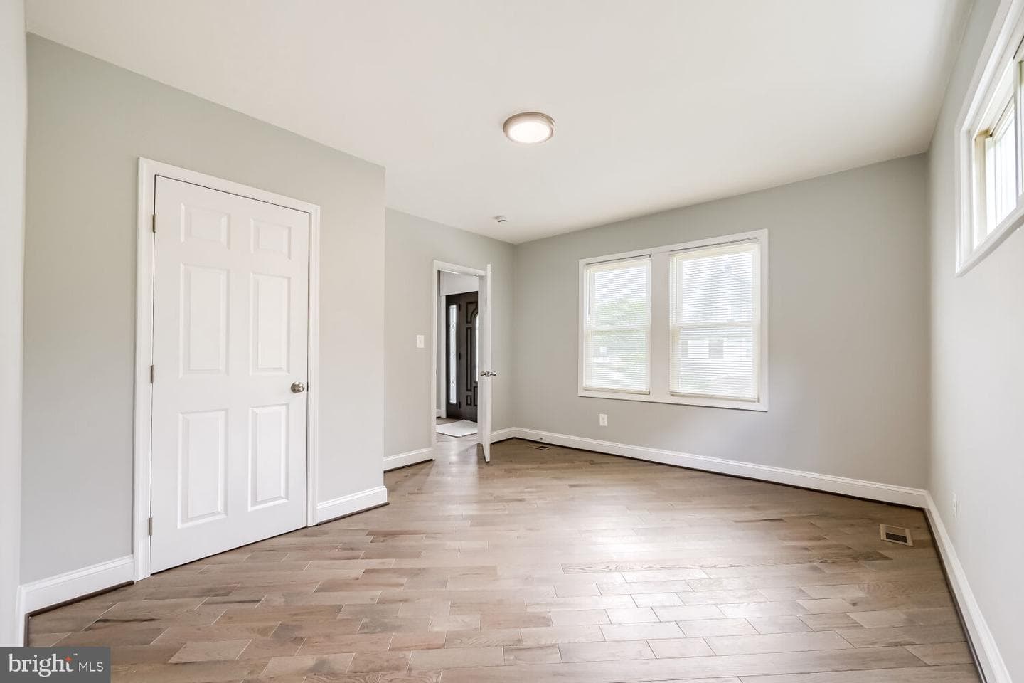 100 Clarendon Avenue photo 15