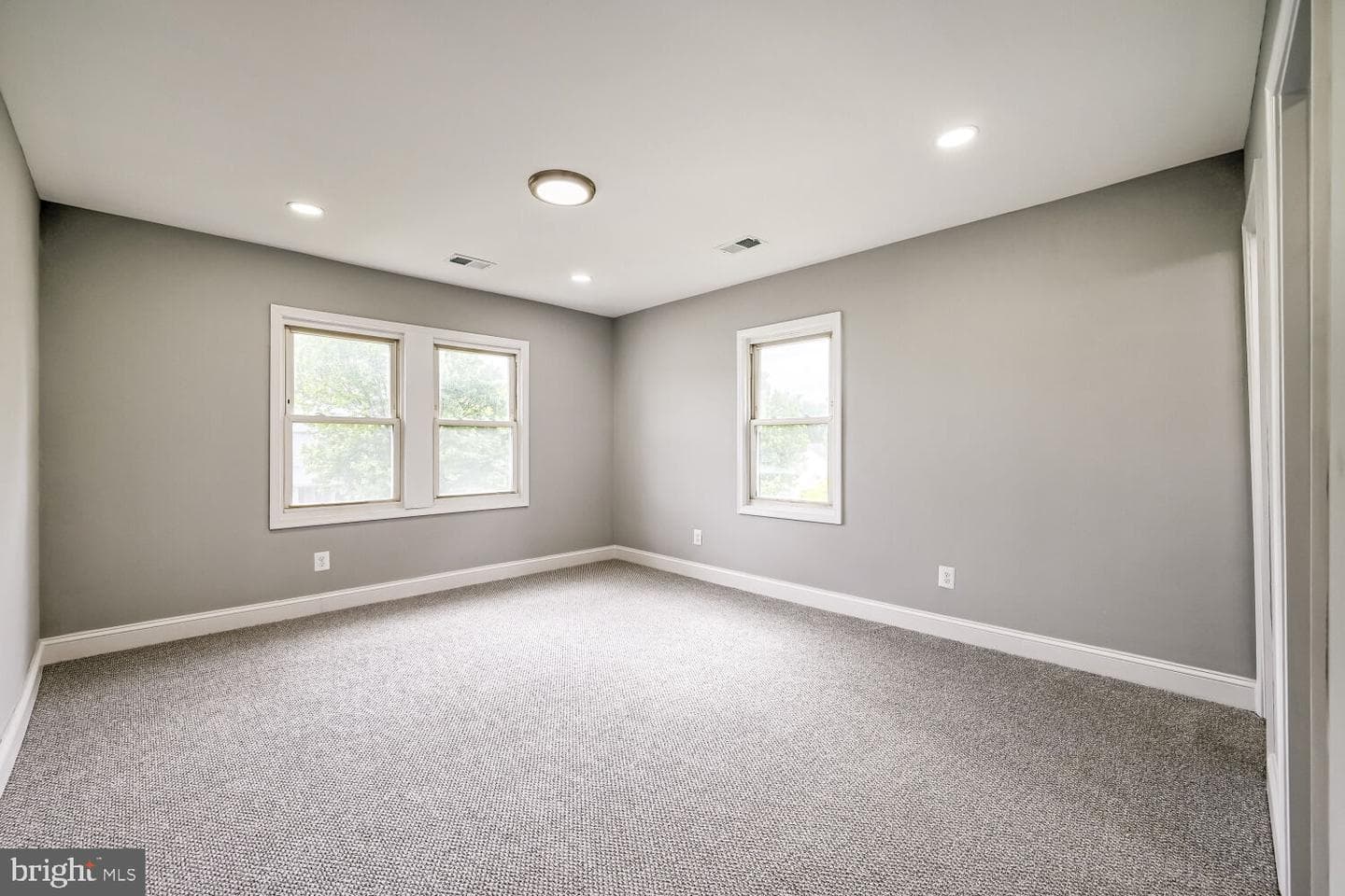 100 Clarendon Avenue photo 19