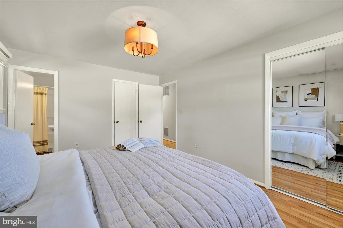 2104 Triandos Drive photo 12