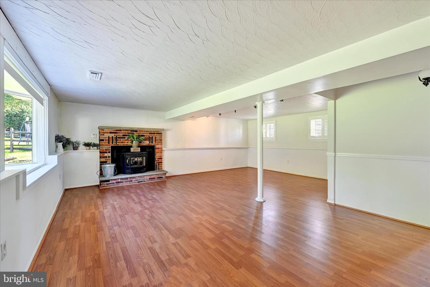 2104 Triandos Drive photo 17