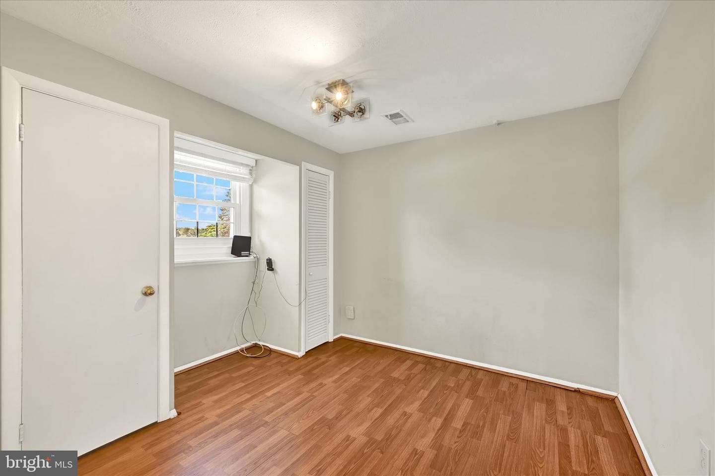 2104 Triandos Drive photo 20