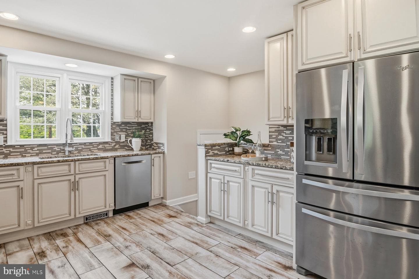 214 Chantrey Road photo 15