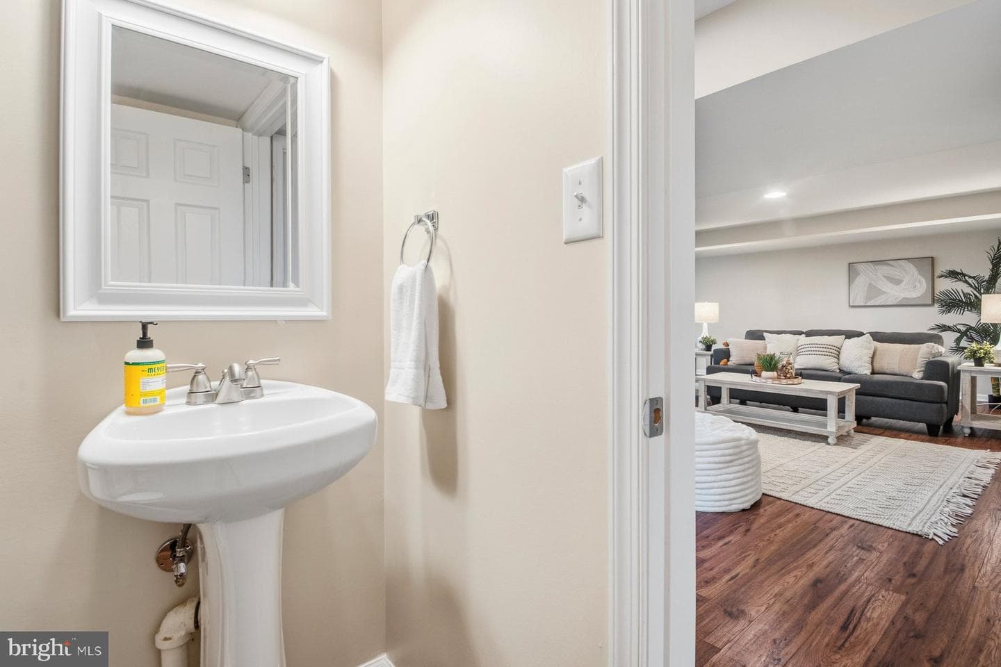 214 Chantrey Road photo 48