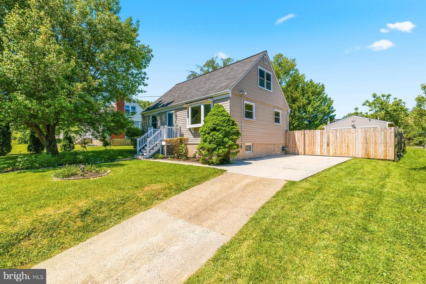 9704 Oakdale Avenue photo 3