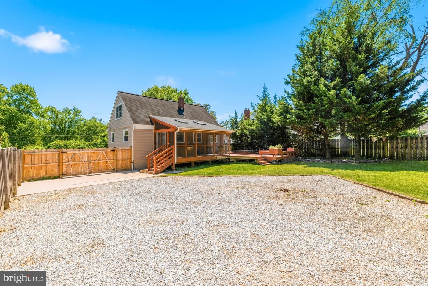 9704 Oakdale Avenue photo 8